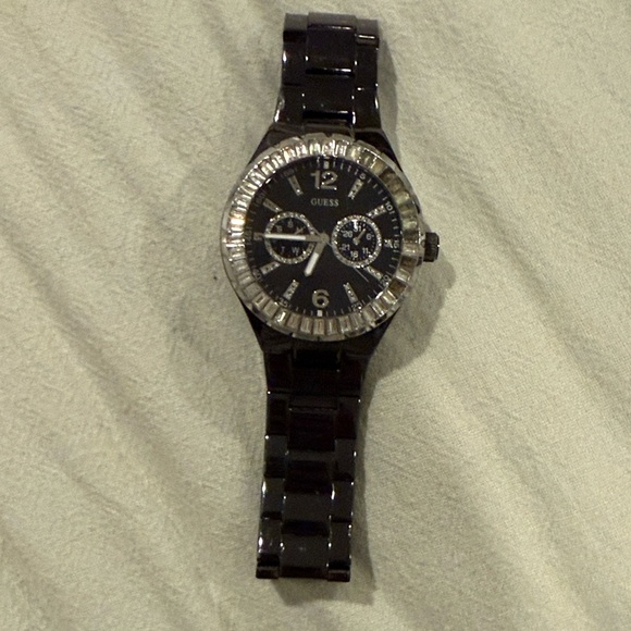 Guess‎ Women’s Black and Silver Watch